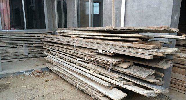 青岛工地完工处理1300平米支木模板 立木 竹胶