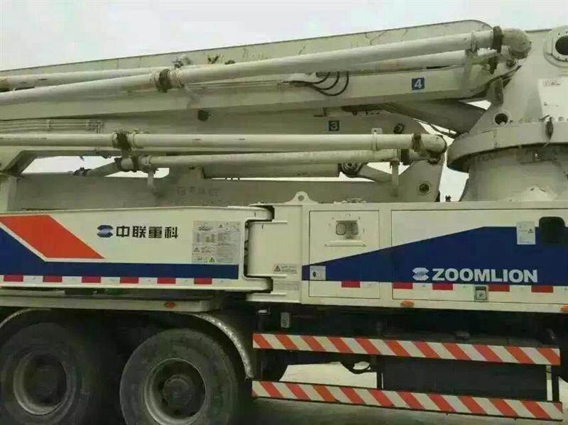 我处转让二手东风天龙420马力雷诺发动机大货