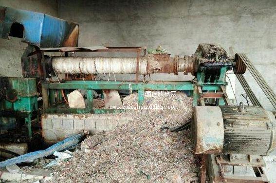 枣庄塑料厂倒闭处理电缆 光线 自动上料机 自动