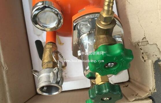 工厂拆迁处理一批库存货架子配件 自吸泵 焊接