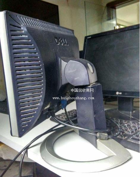 广州电脑设计培训机构设备更新处理一批显示屏