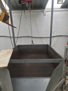 食品厂处理廊坊130胶体磨?胶辊脱衣机?冷却车提升机金华火腿储存图片