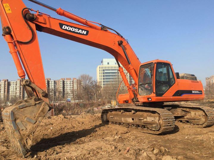 北京转让个人用纯土方斗山300-7挖掘机