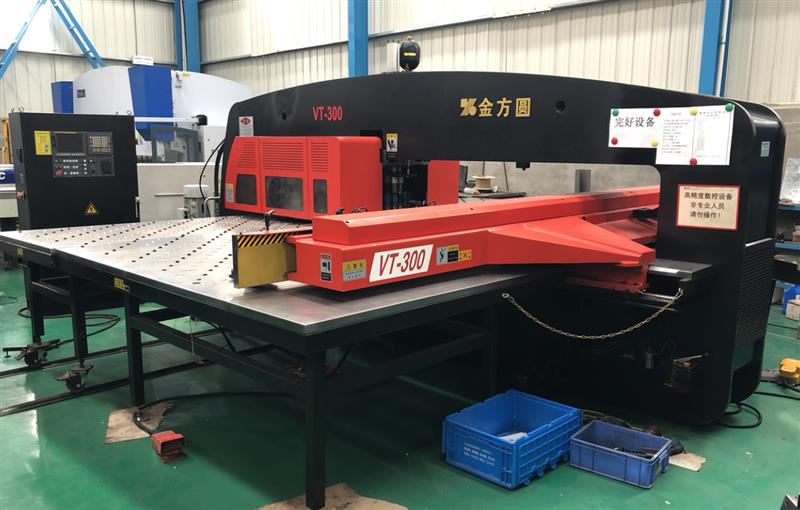 出售转让二手金方圆数控转塔冲床型号vt300