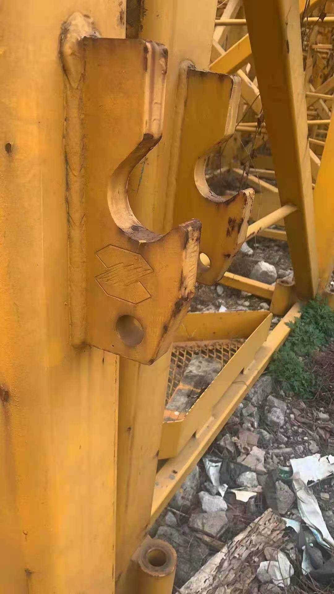 转让中联原厂带钢印标准节1.8/2.8,40节塔吊