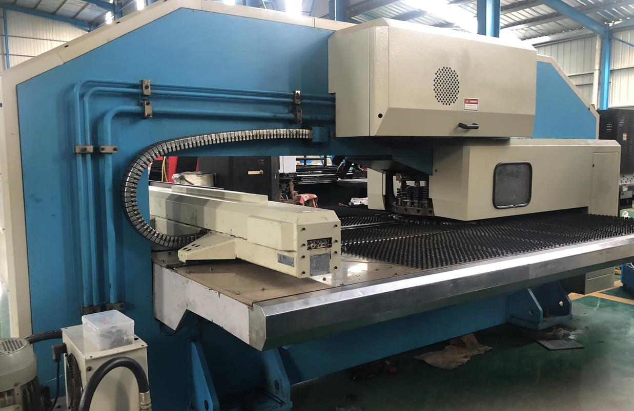 静德数控设备有限公司出售转让*成新扬力数控冲床数控转塔冲床mp**-**