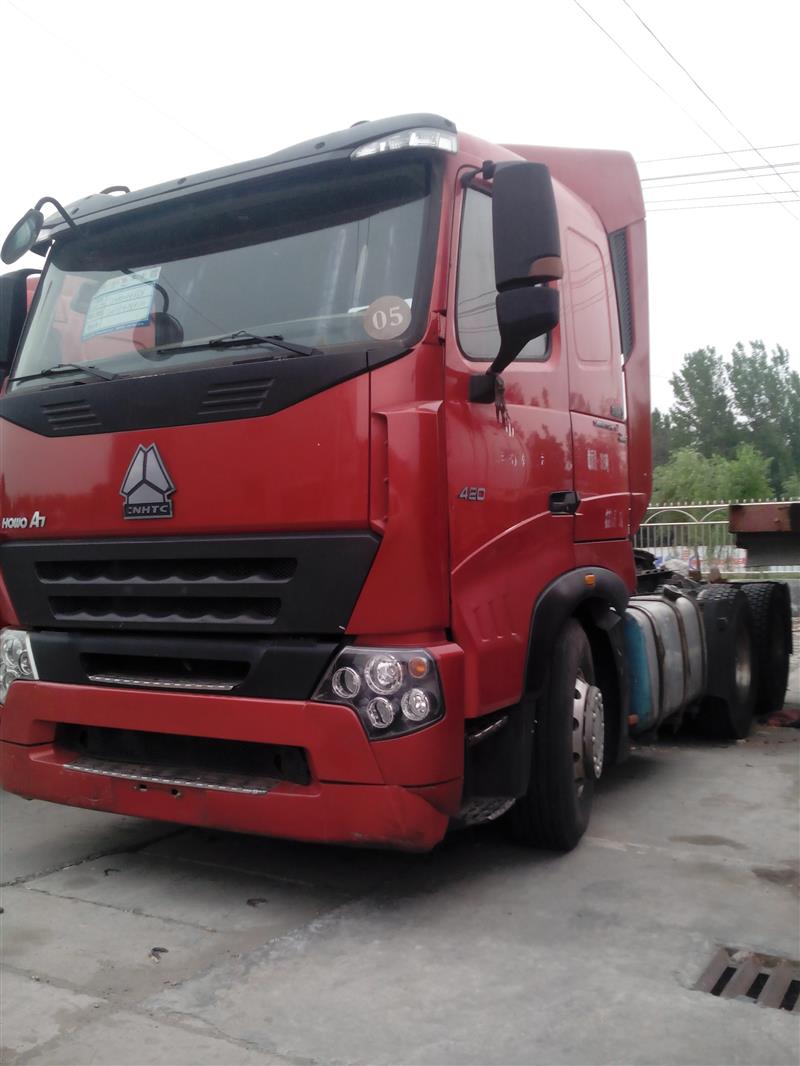 融资豪沃a7二手牵引车420马力