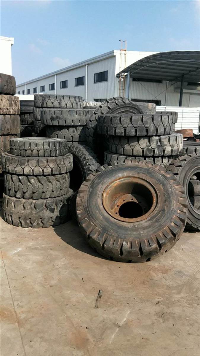 专业回收装载机轮胎