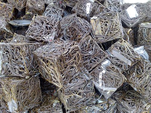 山东长期大量高价回收铁丝压块