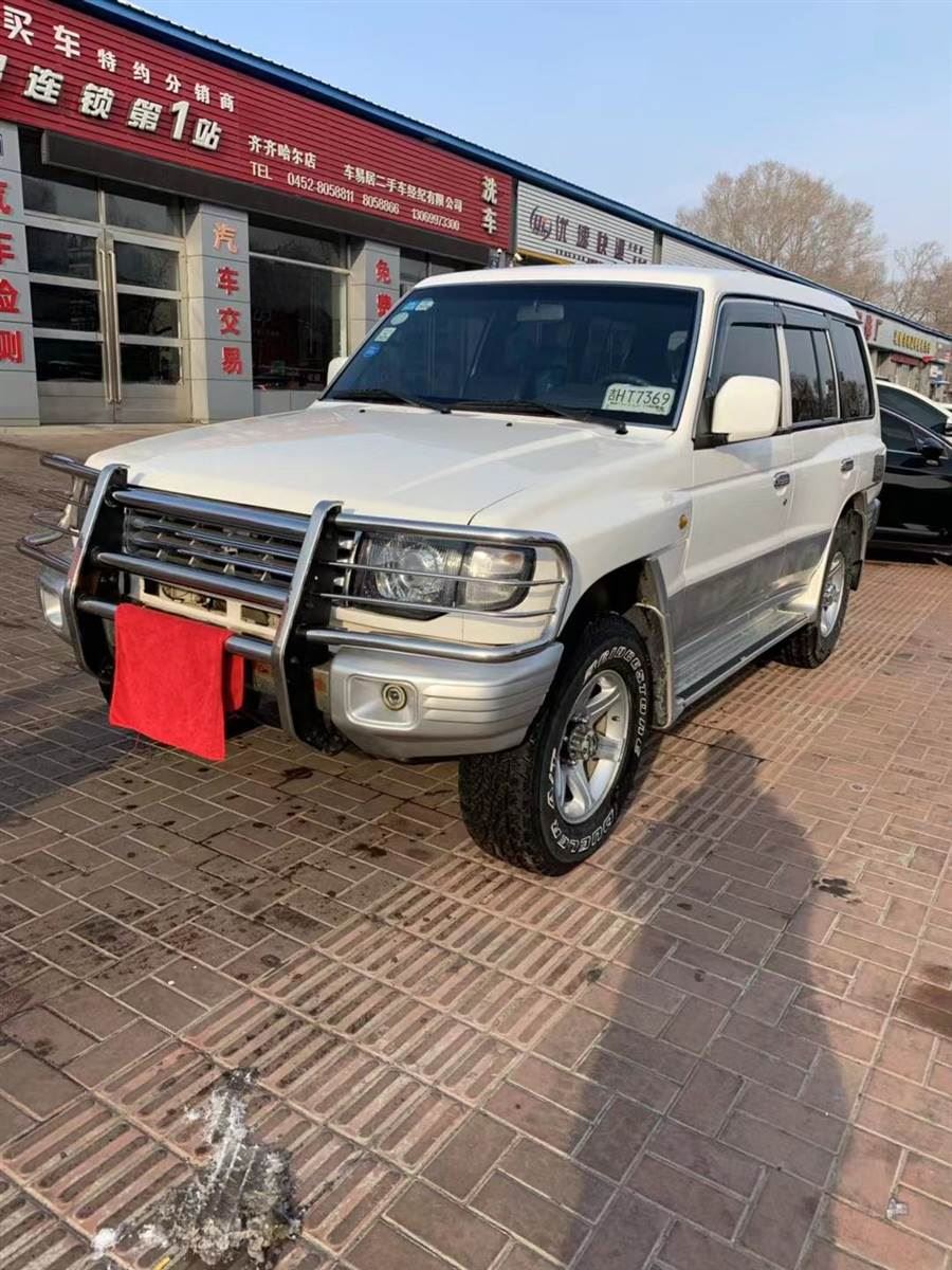 13年黑金刚2.4二手越野车处置公告