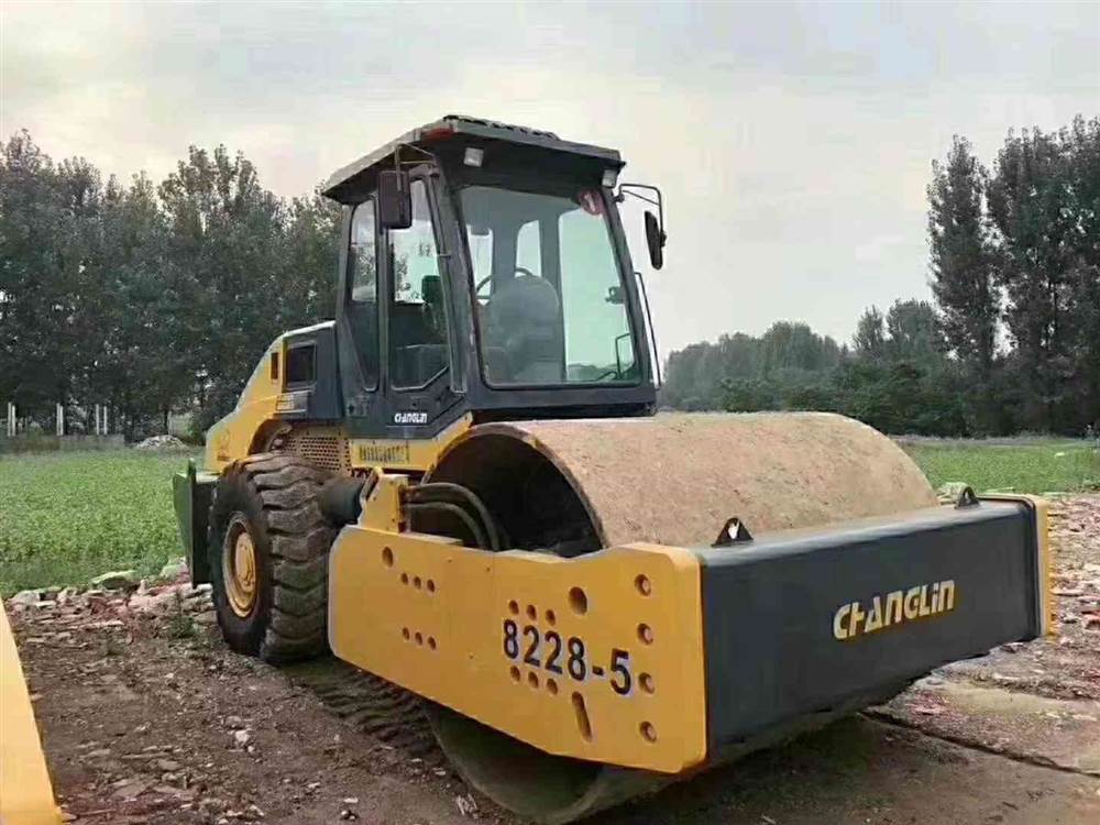 常林22吨震动压路机出售