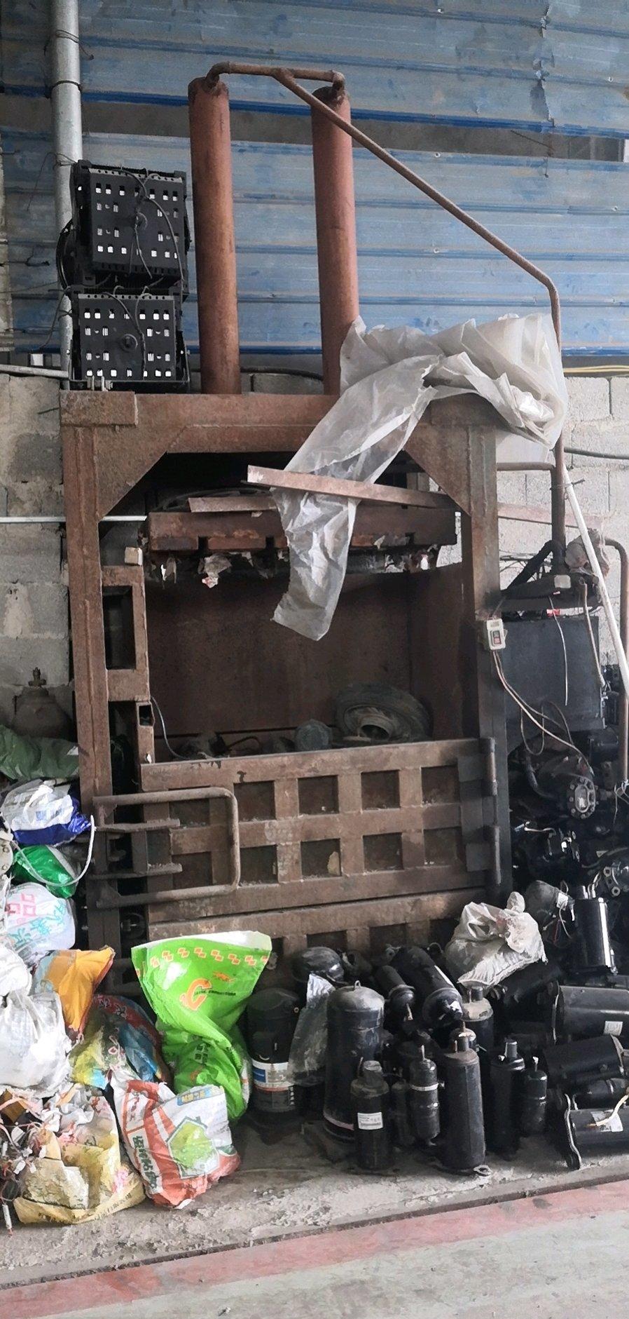 桂林地区转让60吨液压打包机